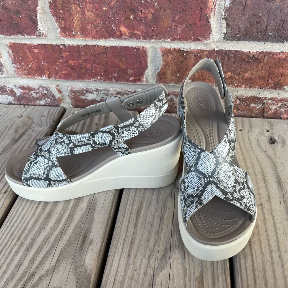 Women’s LiteRide By Crocs Brooklyn High Wedge Snakeskin Design Sandals Size 6